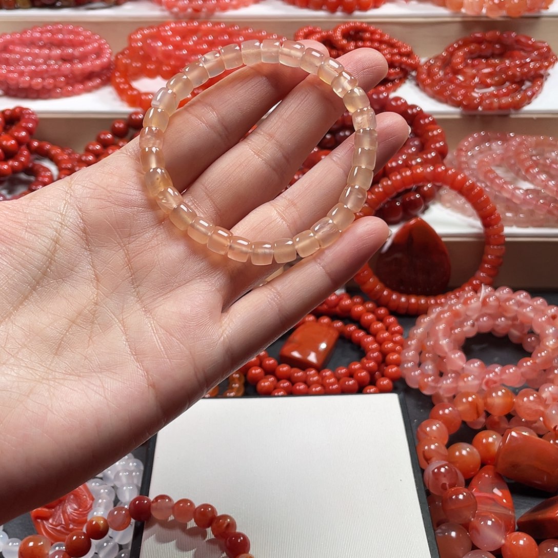 南红玛瑙未镶嵌手链