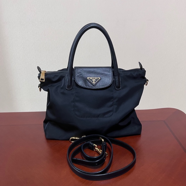 99新 Prada/普拉达 黑金降落伞手提斜跨包 正标大logo鱼鱼