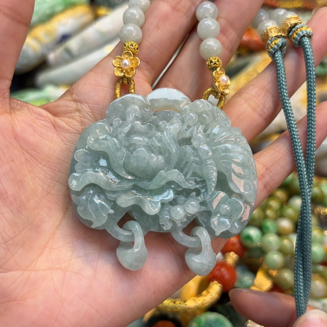 翡翠颈饰未镶嵌待编款