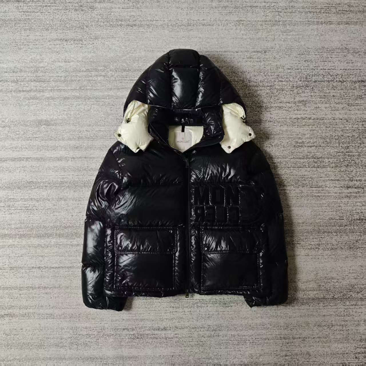 99新 MONCLER Abbaye系列FW22纯色白鹅绒短宽羽绒服/2码#7742
