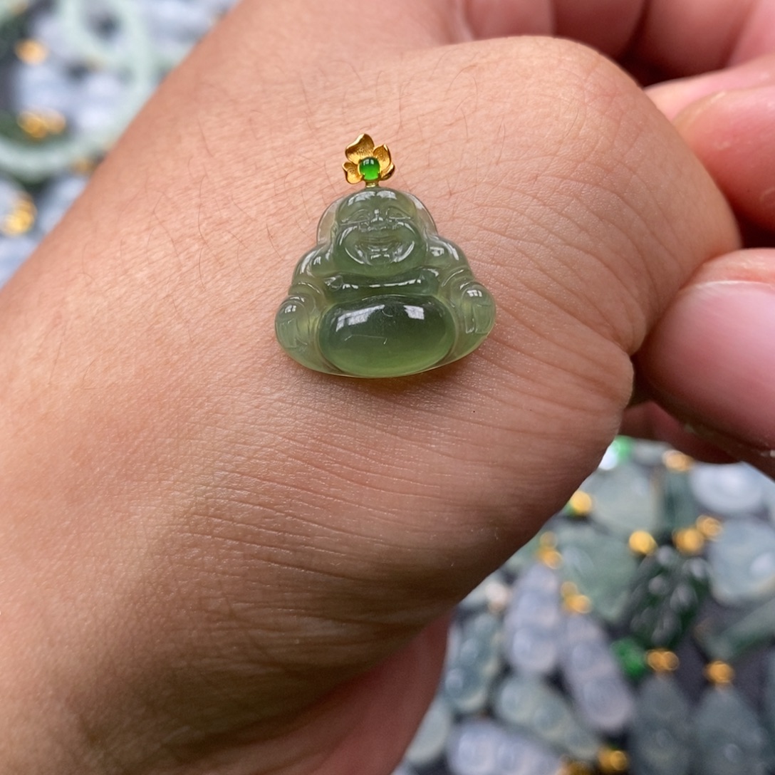 翡翠18K金镶嵌颈饰