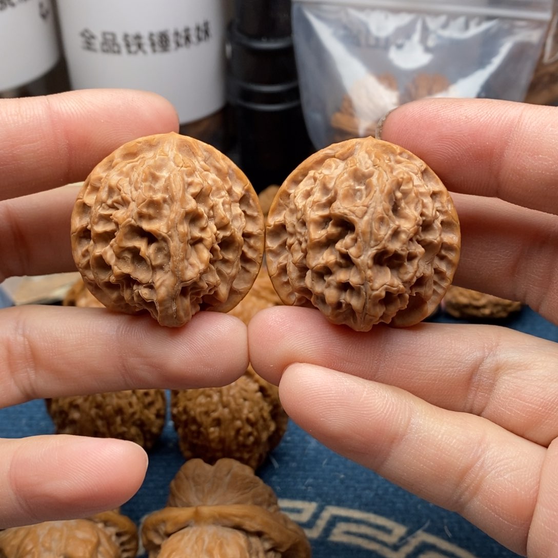 核桃把件三八苹果园