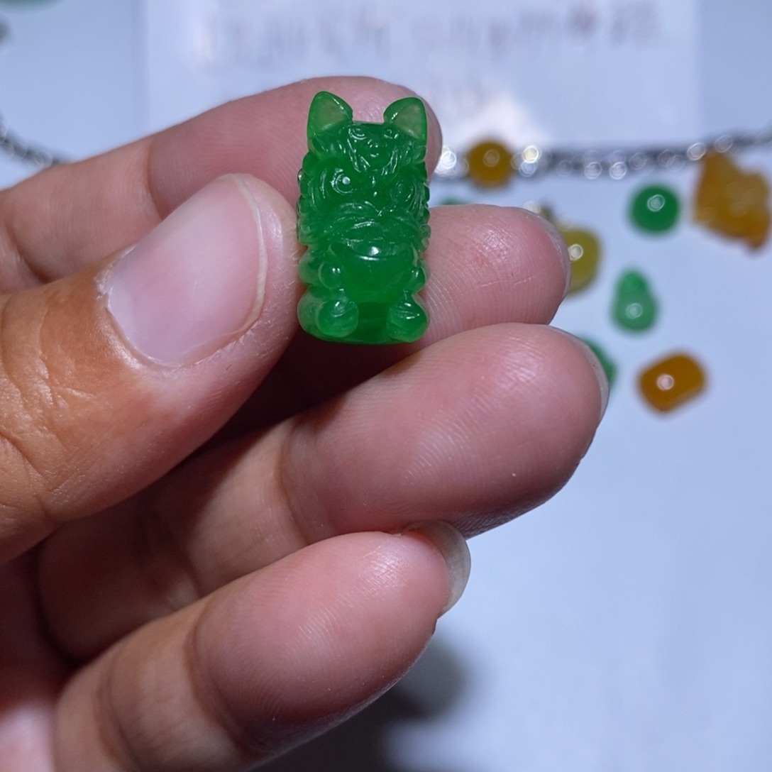 颈饰未镶嵌翡翠躺*