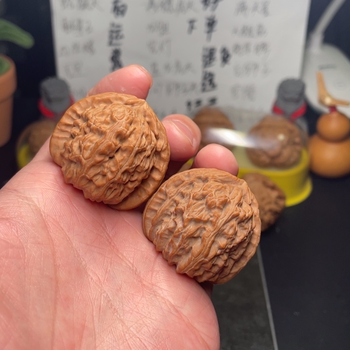 文玩核桃把件39三角白120