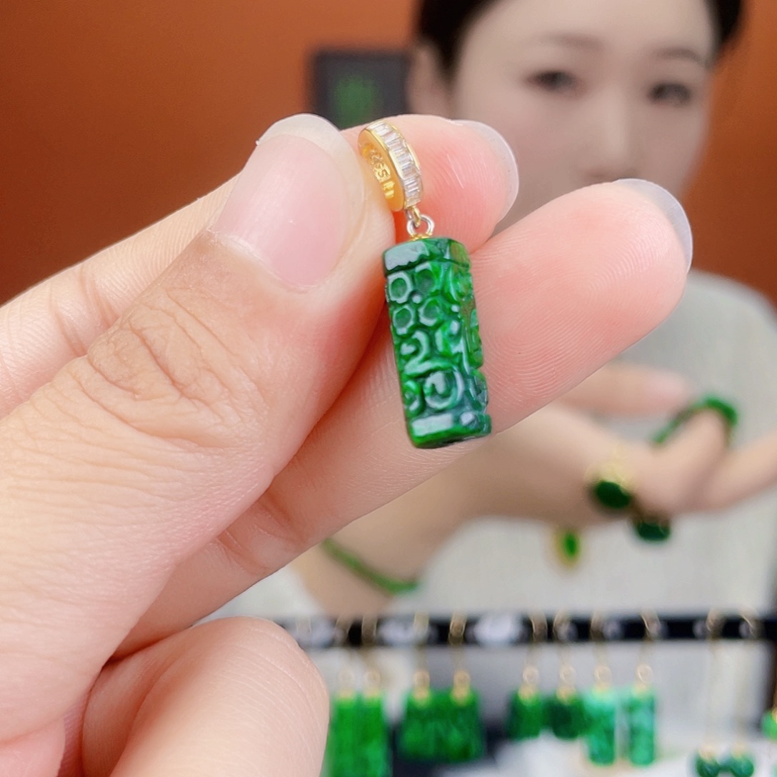 翡翠未镶嵌耳饰饰品