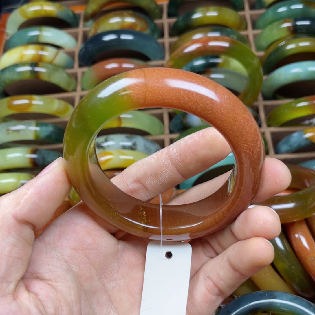 满***星蛇纹石玉未镶嵌手镯