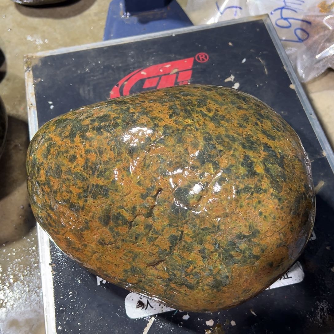 未镶嵌蛇纹石玉西藏藏玉药王石户*