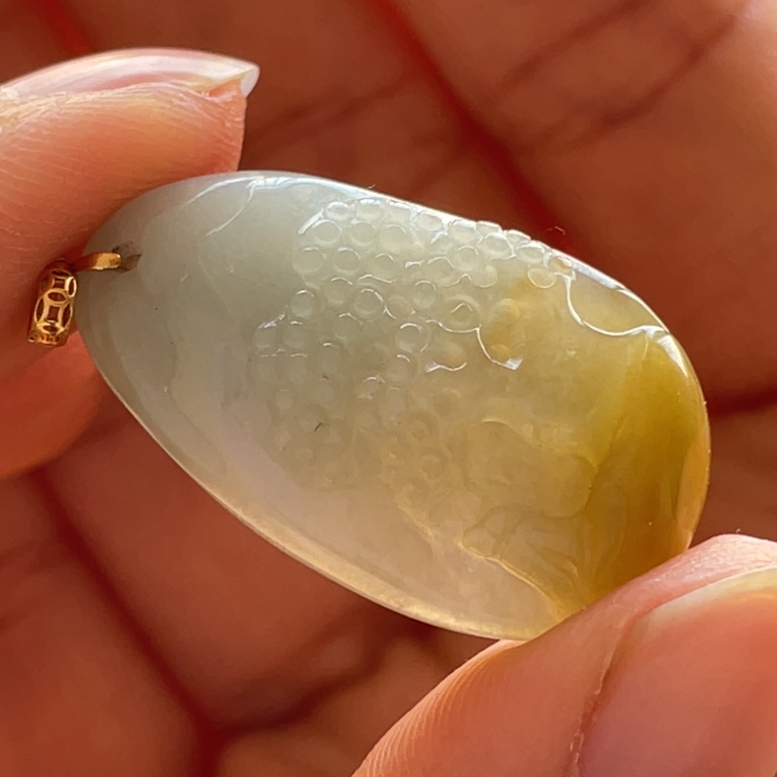 翡翠颈饰18K金镶嵌黄翡