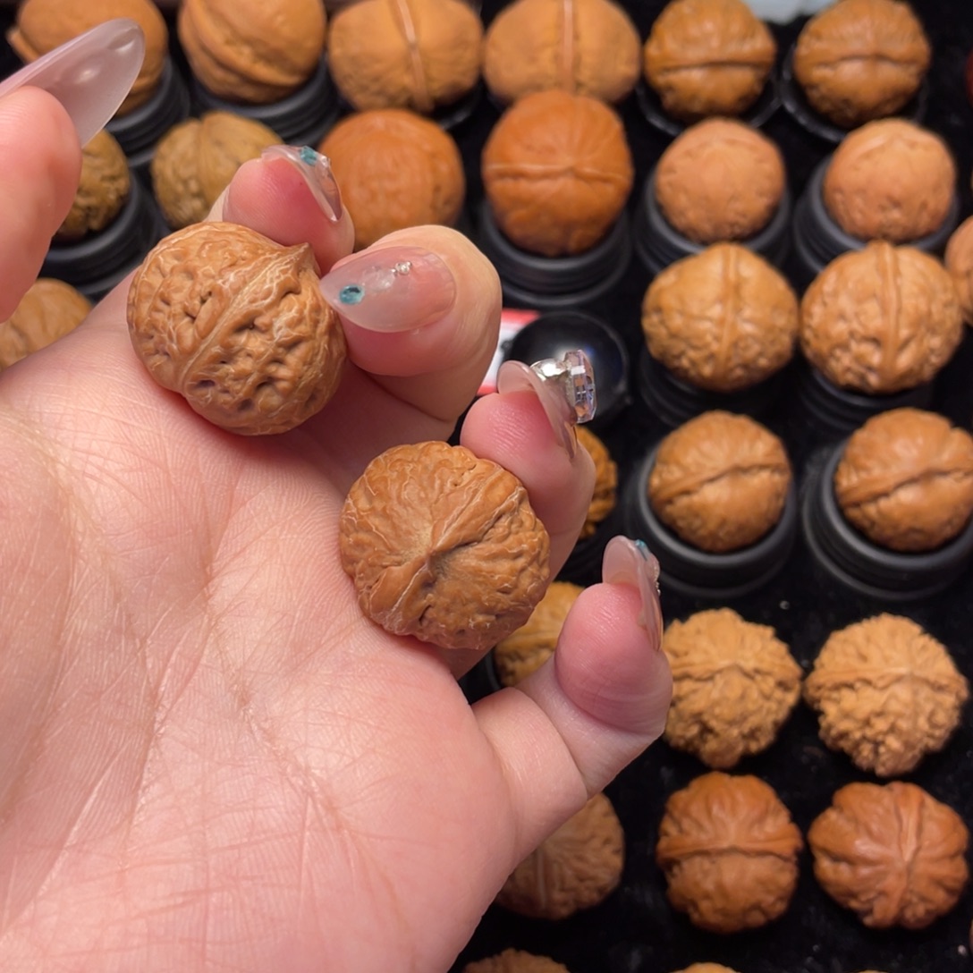 盆***淋文玩核桃吊坠。。。。。。