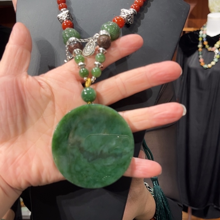 颈饰未镶嵌和田玉