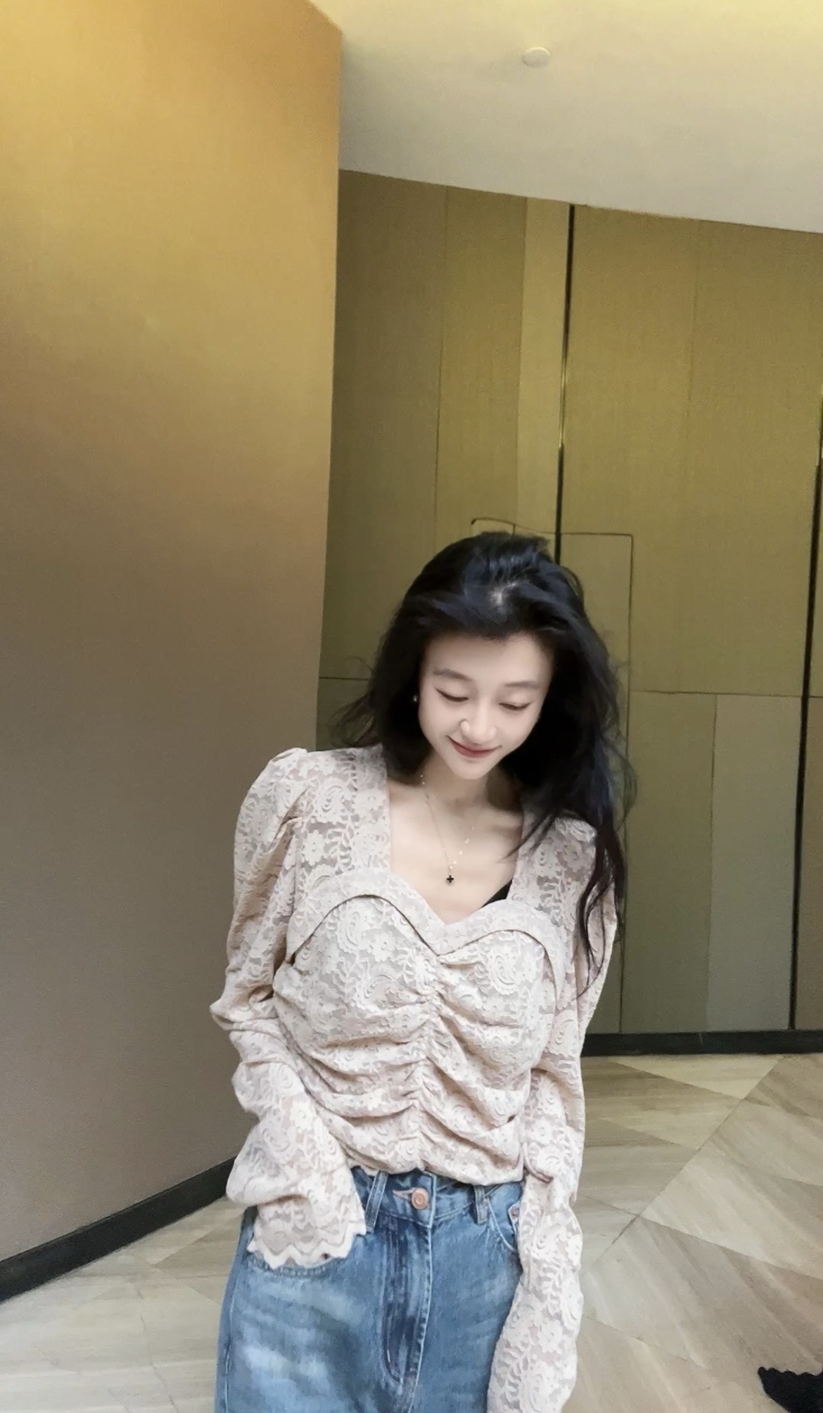 小众设计感蕾丝泡泡袖上衣方领  显瘦气质镂空法式长袖打底短款