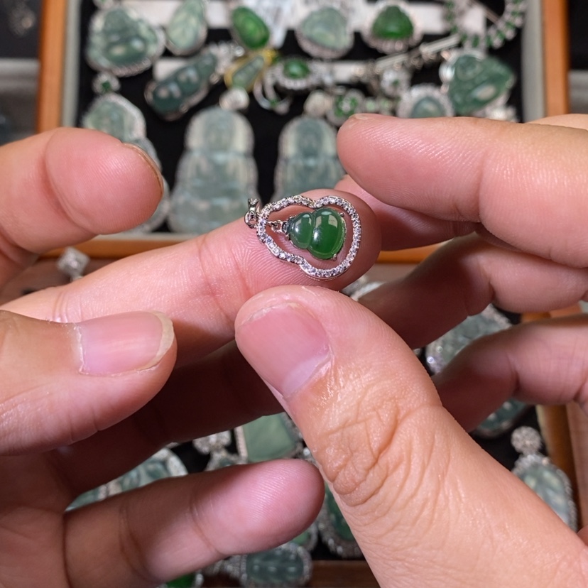 【闪购商品】翡翠未镶嵌颈饰天然