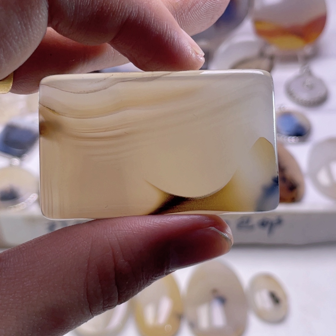 玛瑙/玉髓未镶嵌珠宝奇石