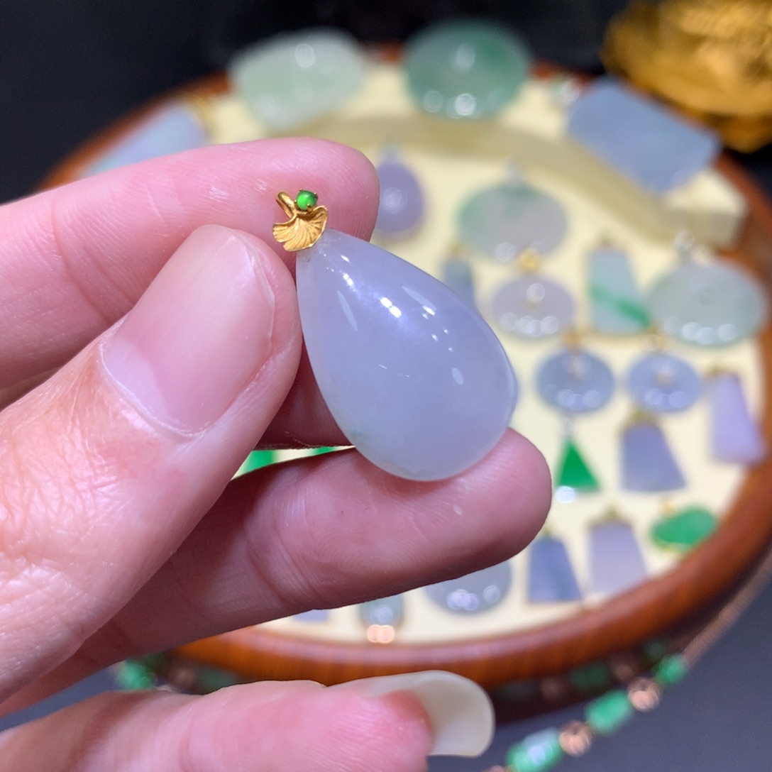 翡翠吊坠(不含链)18K金镶嵌