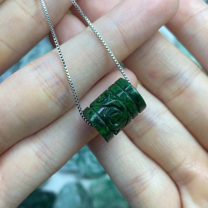 颈饰未镶嵌翡翠吊坠