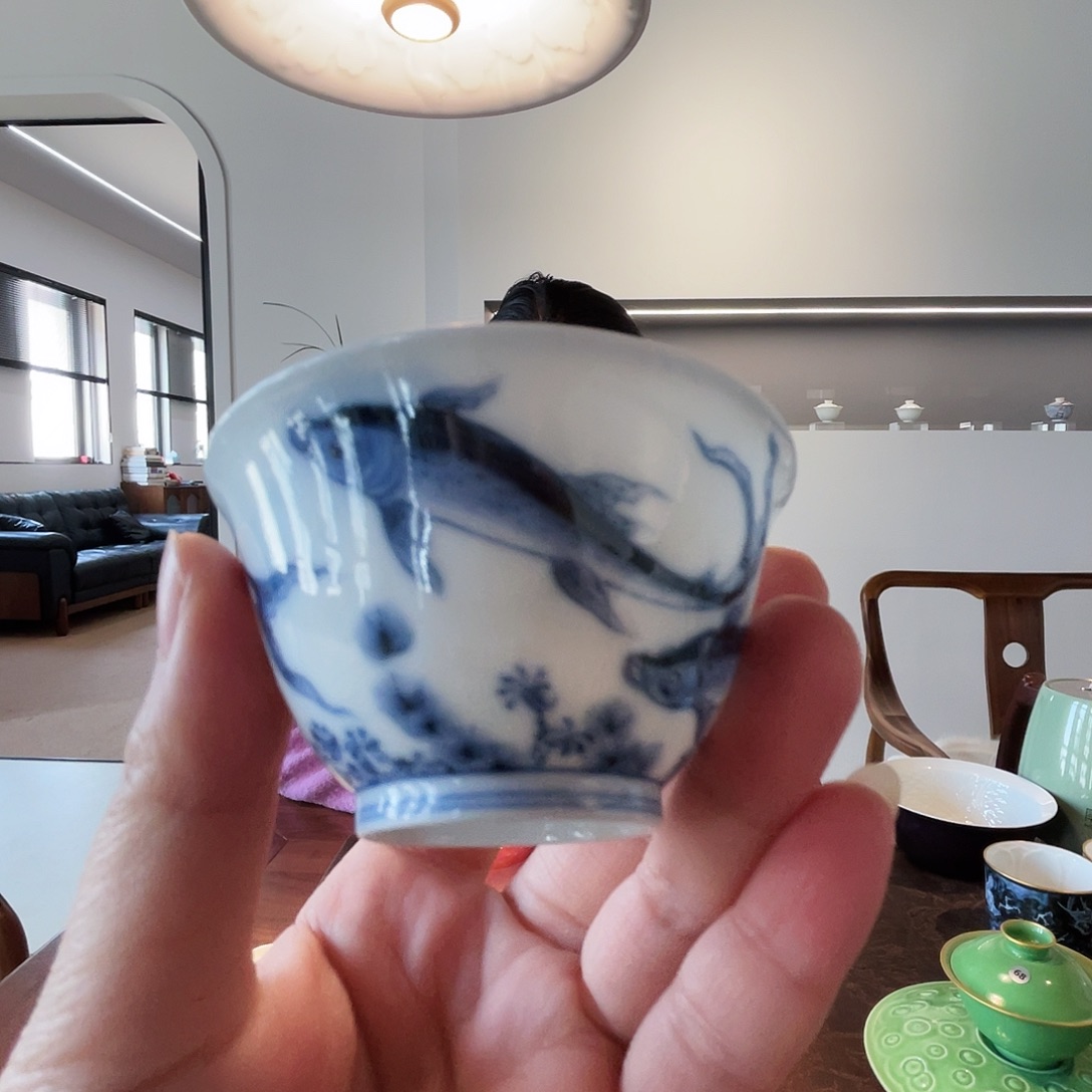 陶清本源-青花群鱼戏藻杯