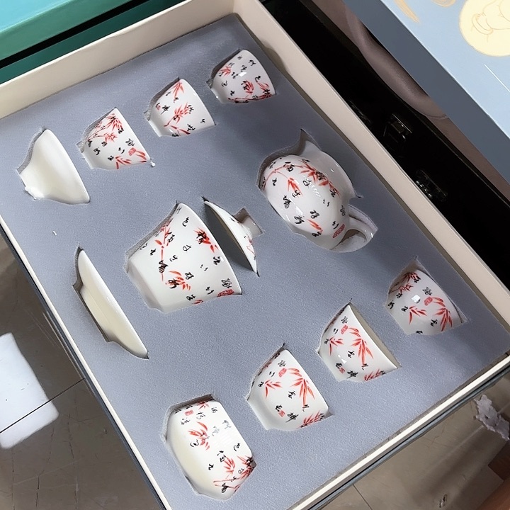 孤品茶具套装等。            