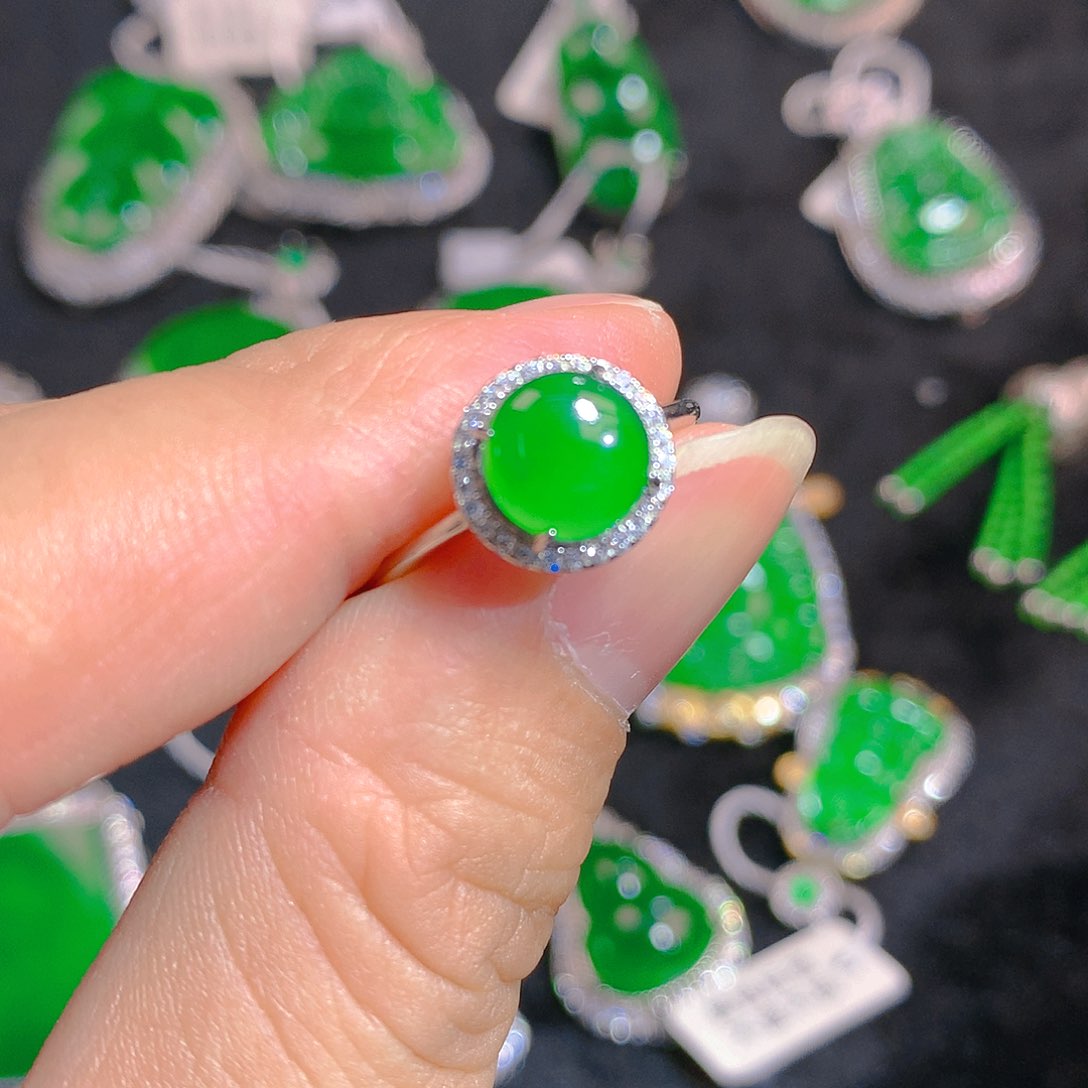 翡翠颈饰银S925镶嵌戒指