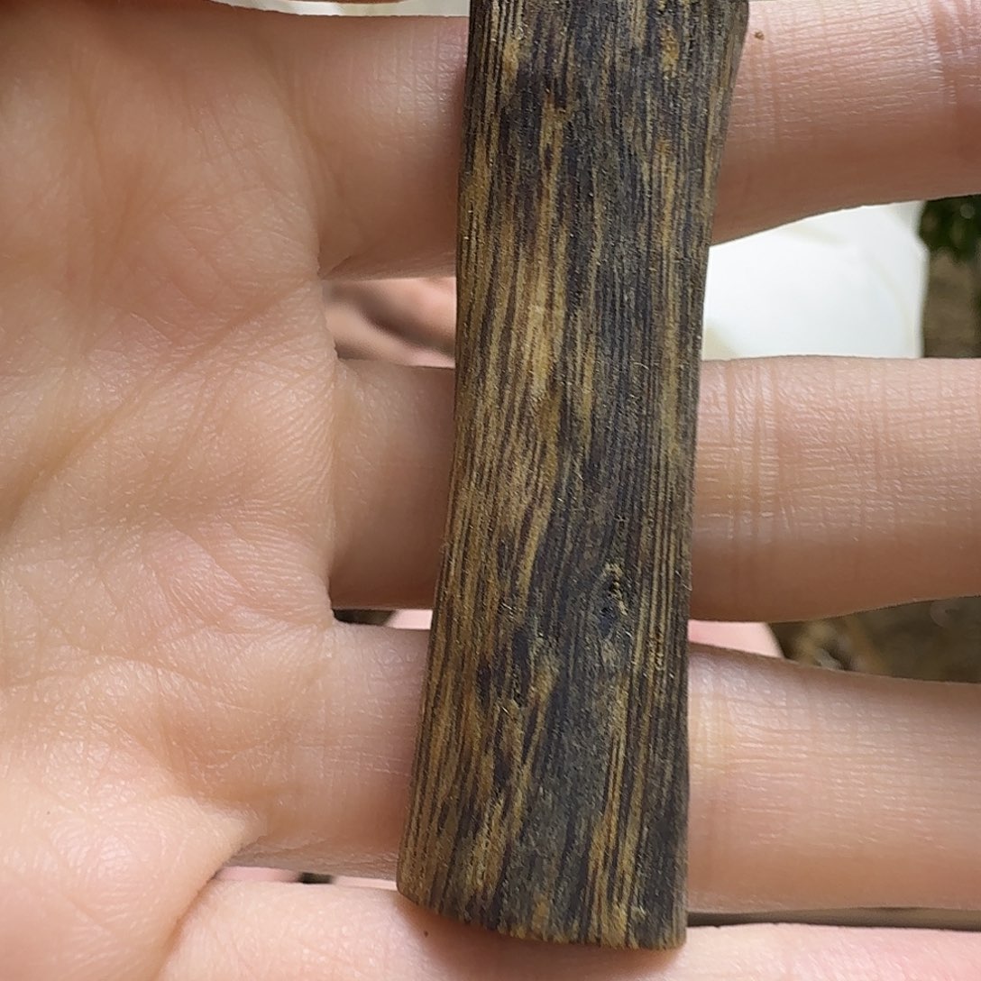 自***身沉香碎屑沉香绿奇楠素牌