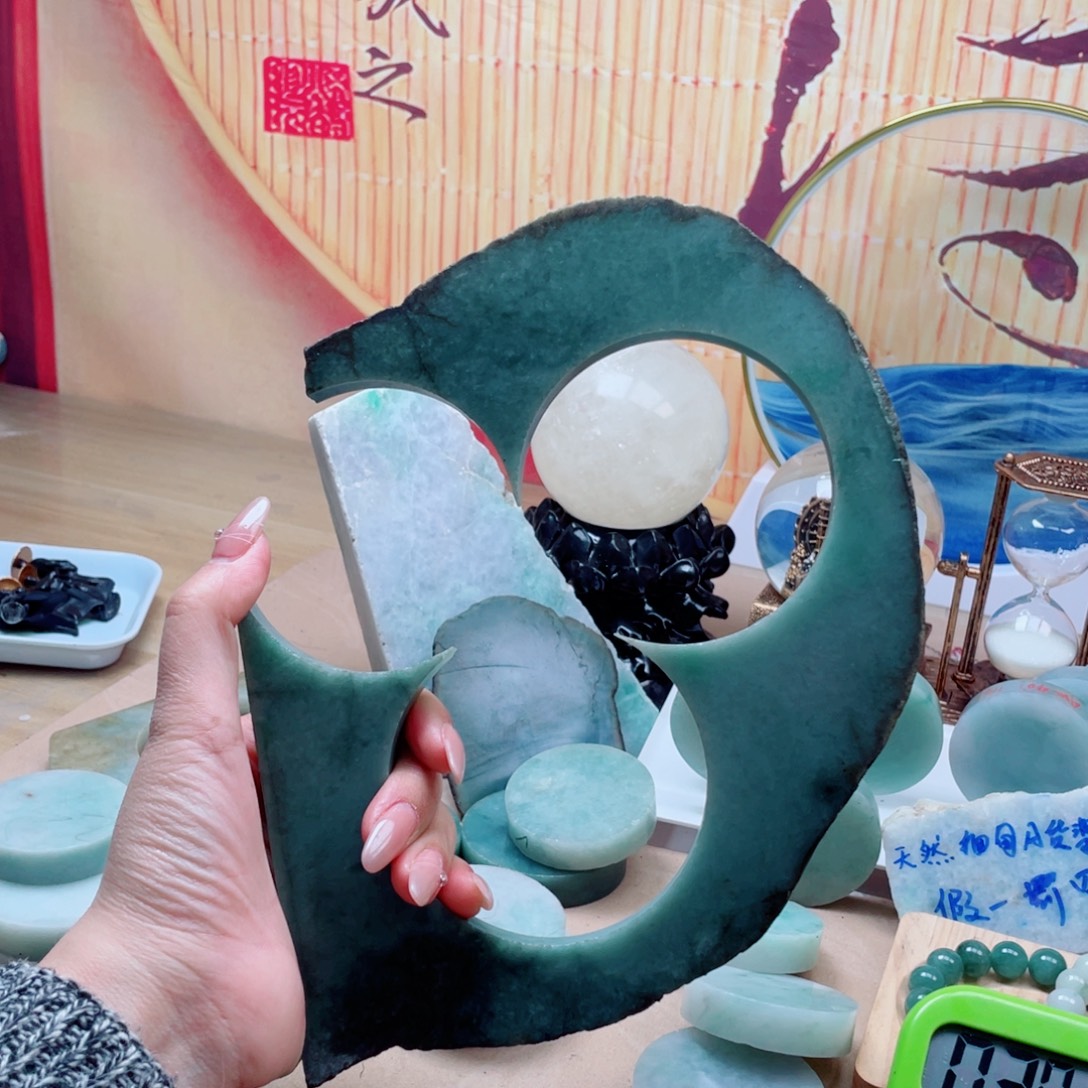 翡翠未镶嵌颈饰152……