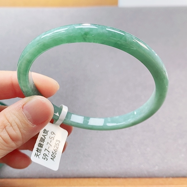 【闪购商品】翡翠手镯（圆镯）未镶嵌