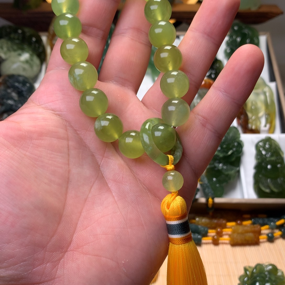 岫玉未镶嵌岫玉手持