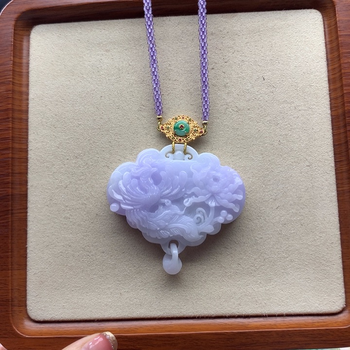 翡翠颈饰未镶嵌翡翠凤凰