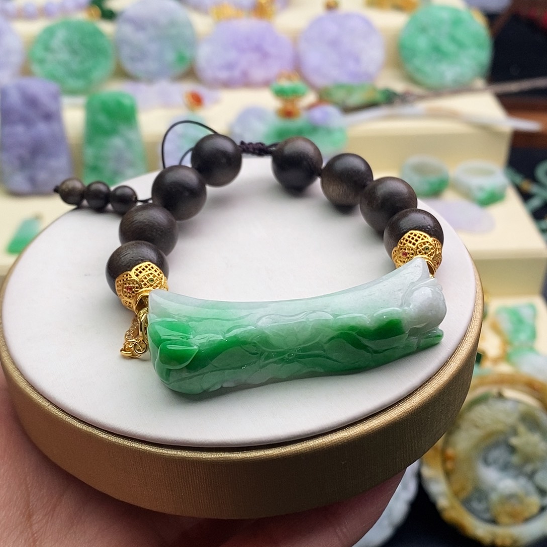 翡翠未镶嵌手镯手牌