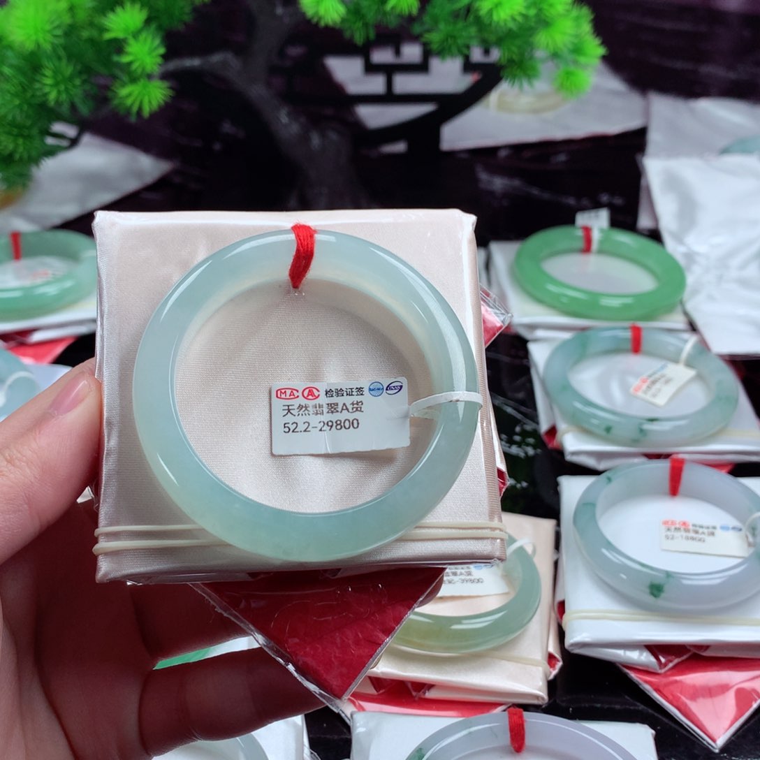 翡翠手镯未镶嵌缅甸翡翠天然手镯