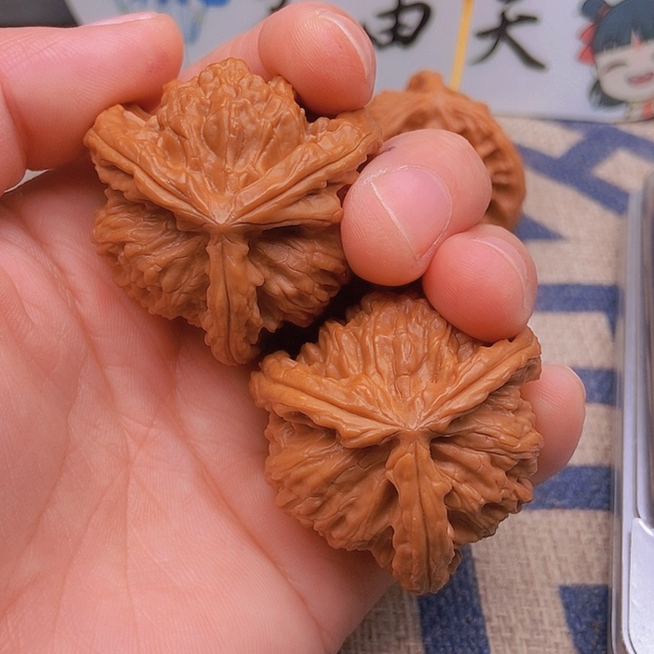 吊坠文玩核桃王*三棱