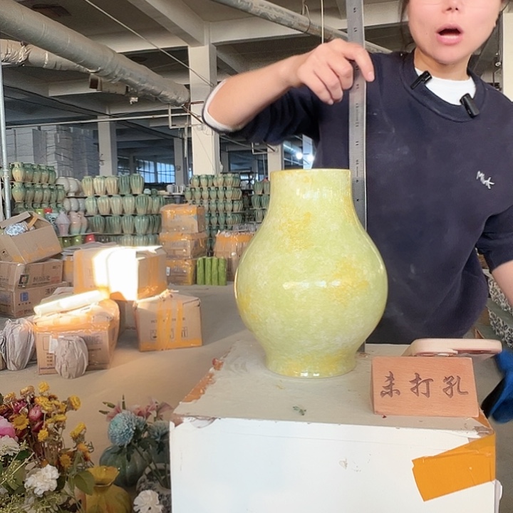 景德镇陶瓷花瓶工厂