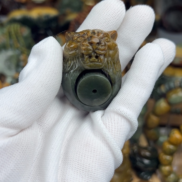 岫岩河磨玉（透闪石质玉）把件未镶嵌虎**河