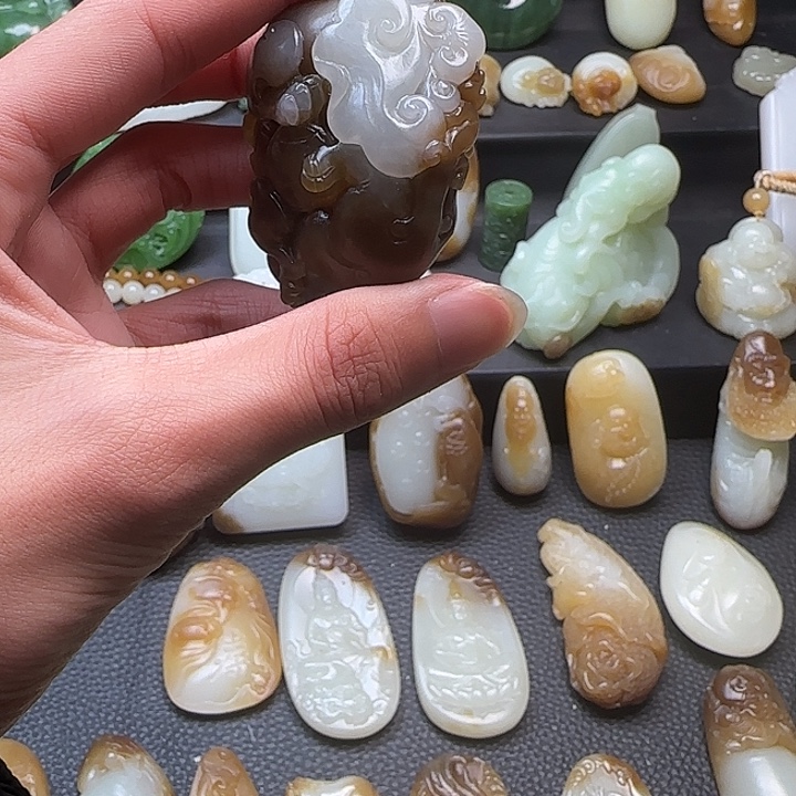 和田玉未镶嵌颈饰