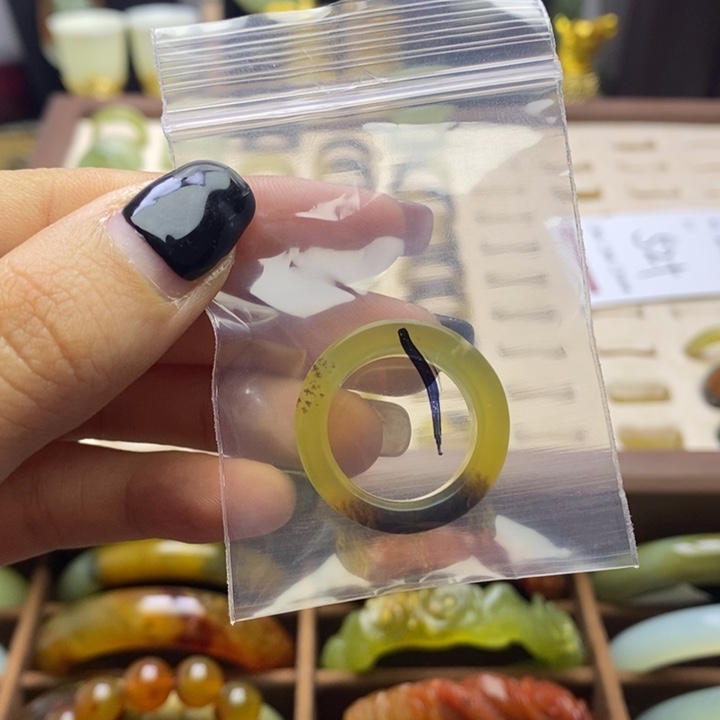 蛇纹石玉手镯未镶嵌可****8