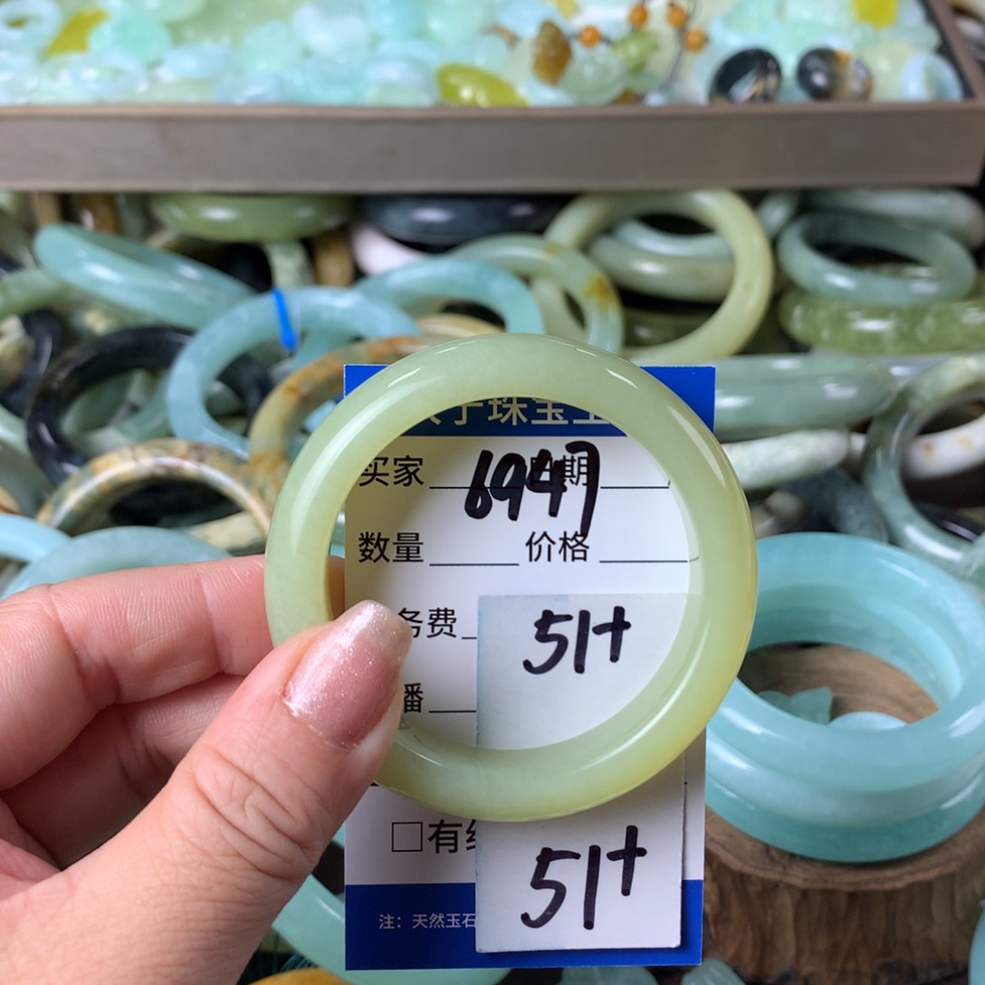 蛇纹石玉手镯未镶嵌6947