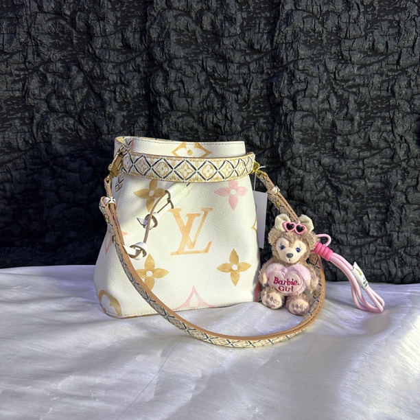 95新 LouisVuitton/路易威登 Lv路易威登水桶单肩手提包