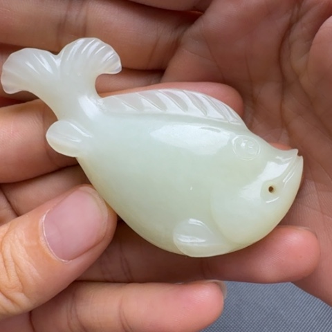 和田玉未镶嵌挂件茶**味
