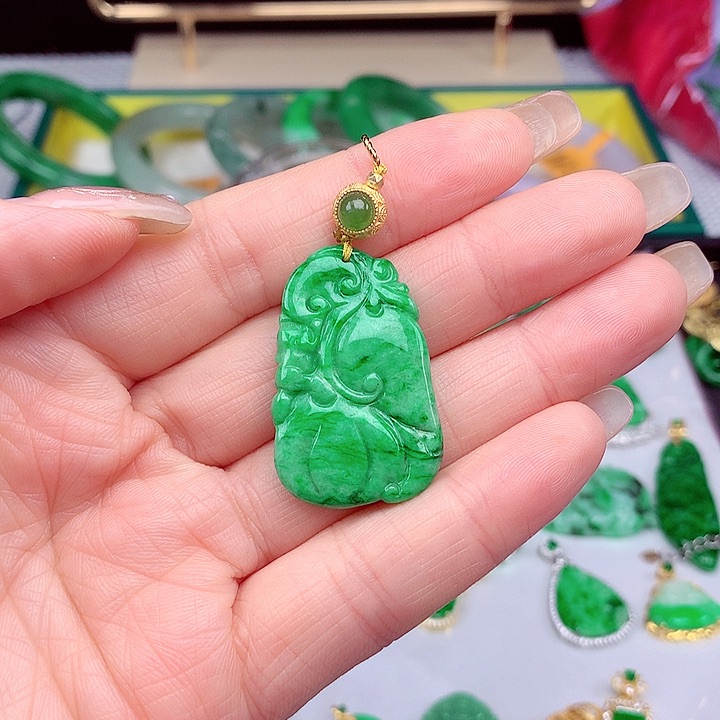 翡翠颈饰银S925镶嵌翡翠