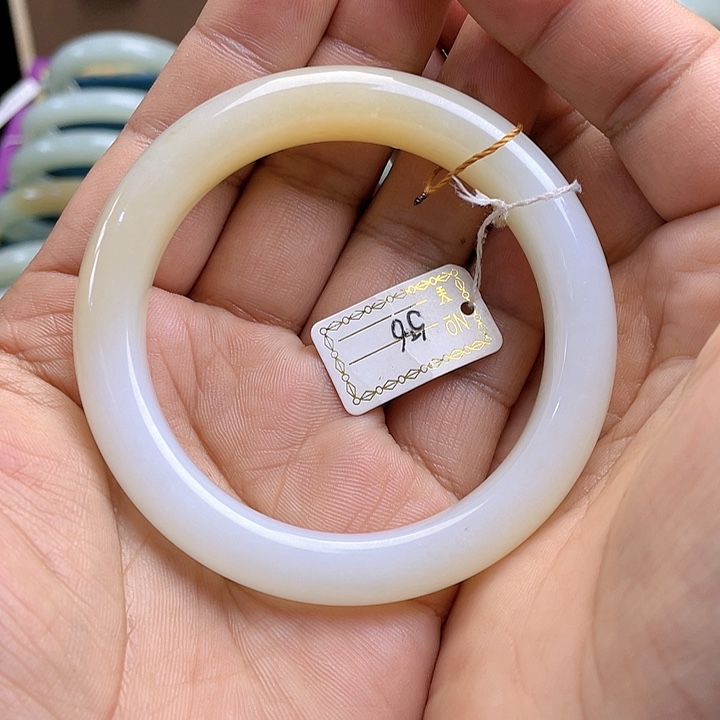 【闪购商品】未镶嵌手镯和田玉