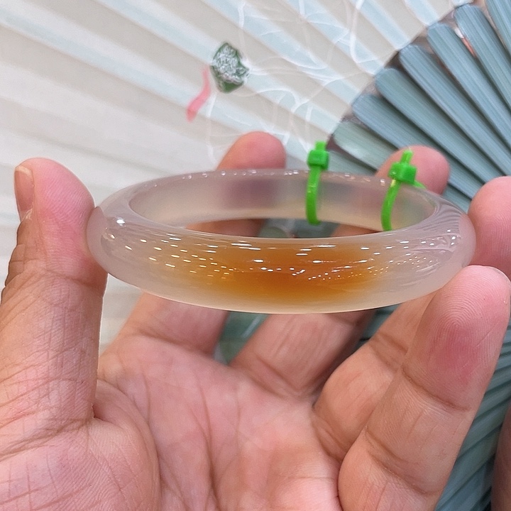玛瑙/玉髓手镯未镶嵌九