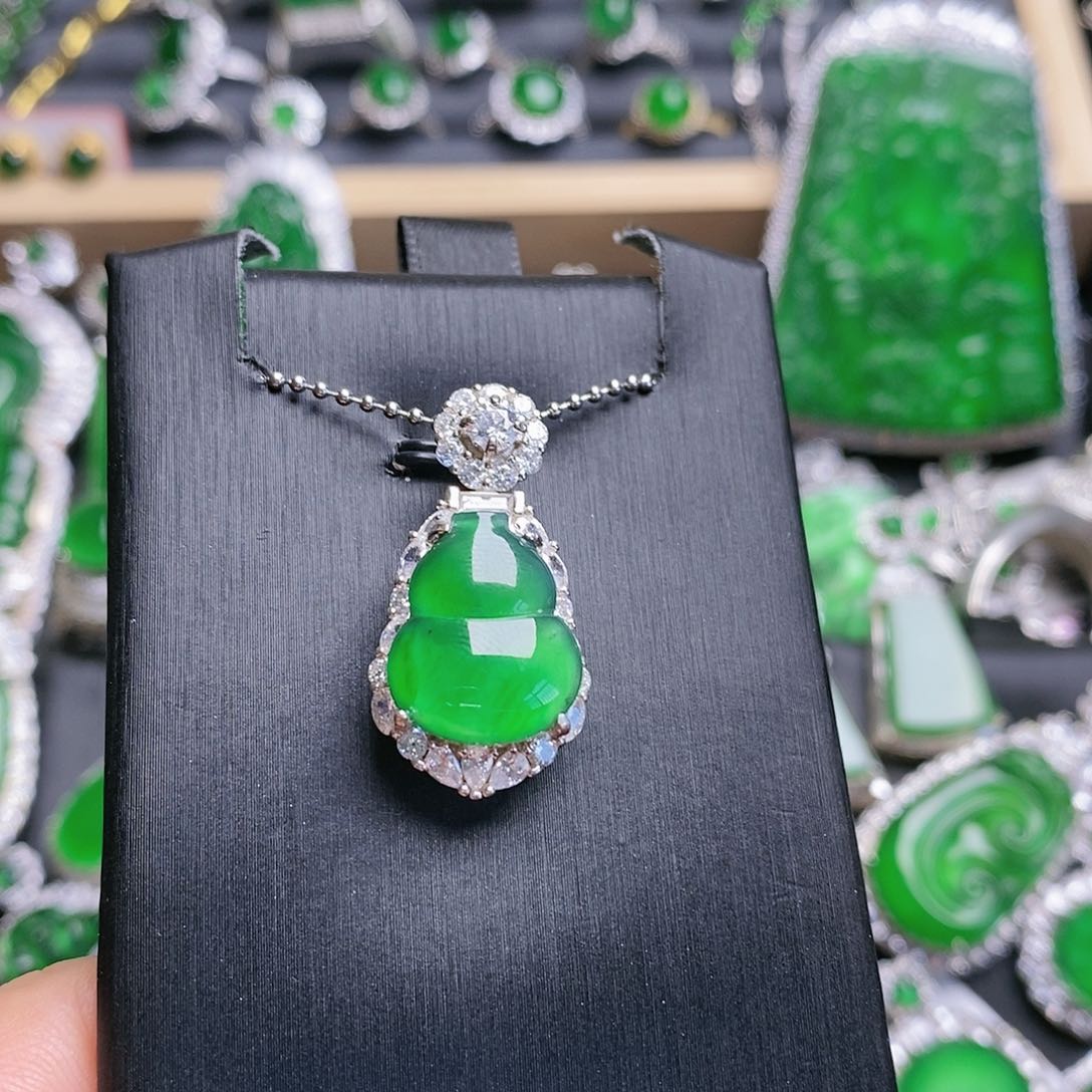 翡翠颈饰未镶嵌吊坠13