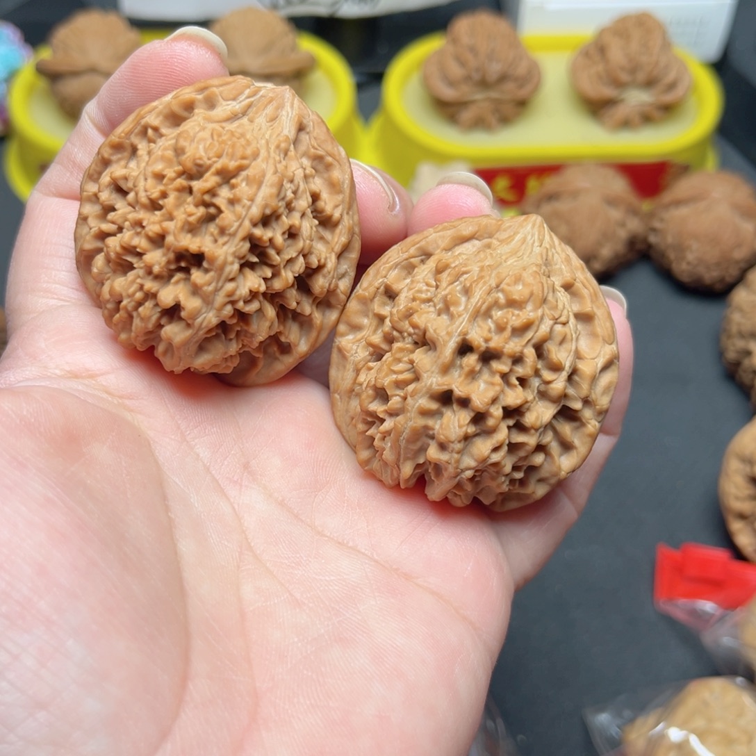 文玩核桃一物一拍42尺全品满天星