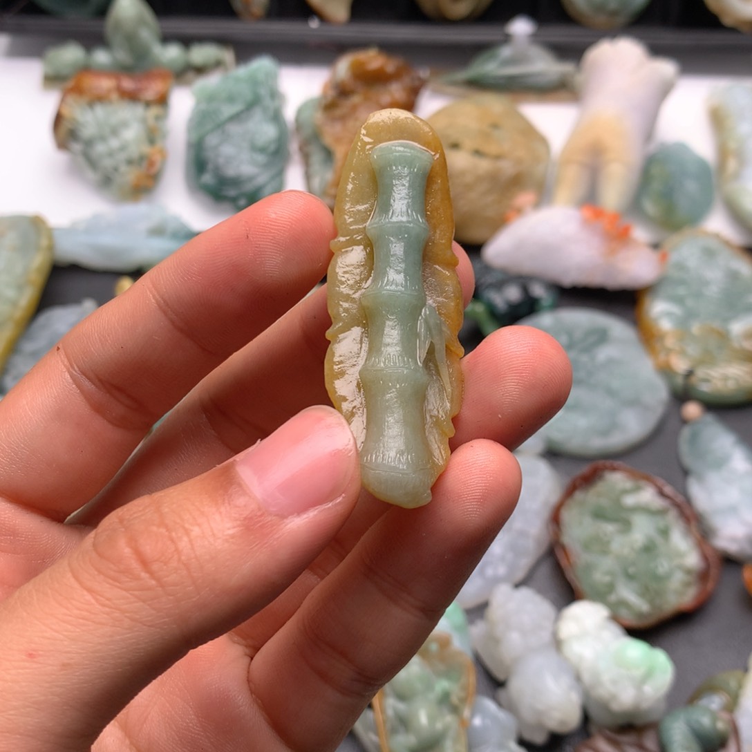 定制翡翠未镶嵌山***?