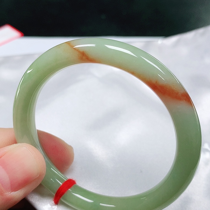 翡翠手镯未镶嵌翡翠手镯未镶嵌