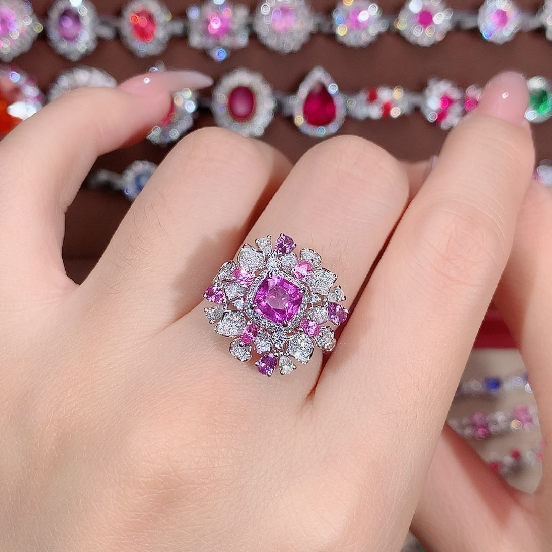 彩色蓝宝石戒指18K金镶嵌1.5ct/天然宝石/七天无理由