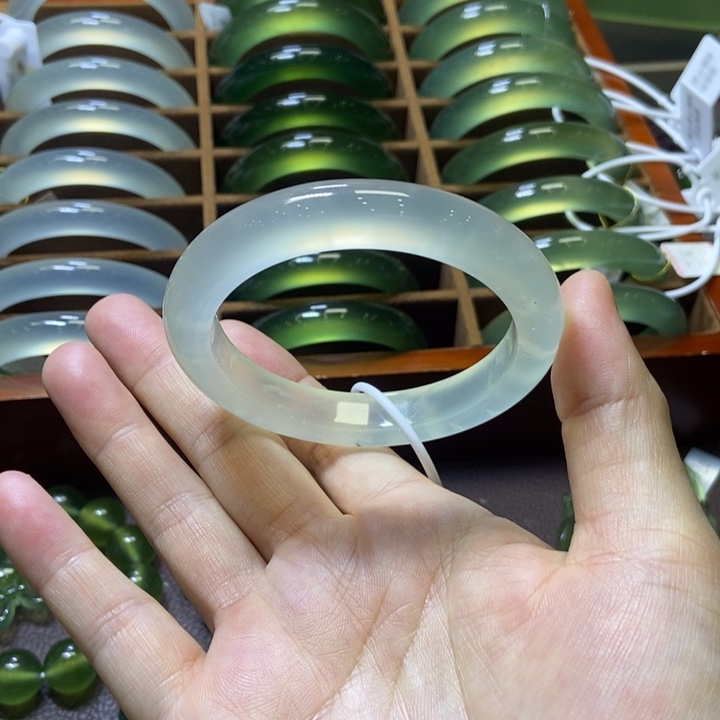 蛇纹石玉未镶嵌手镯57