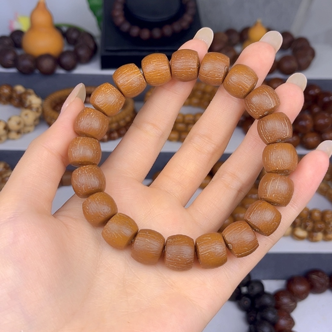 阿***呦紫金鼠手串原皮直切差价