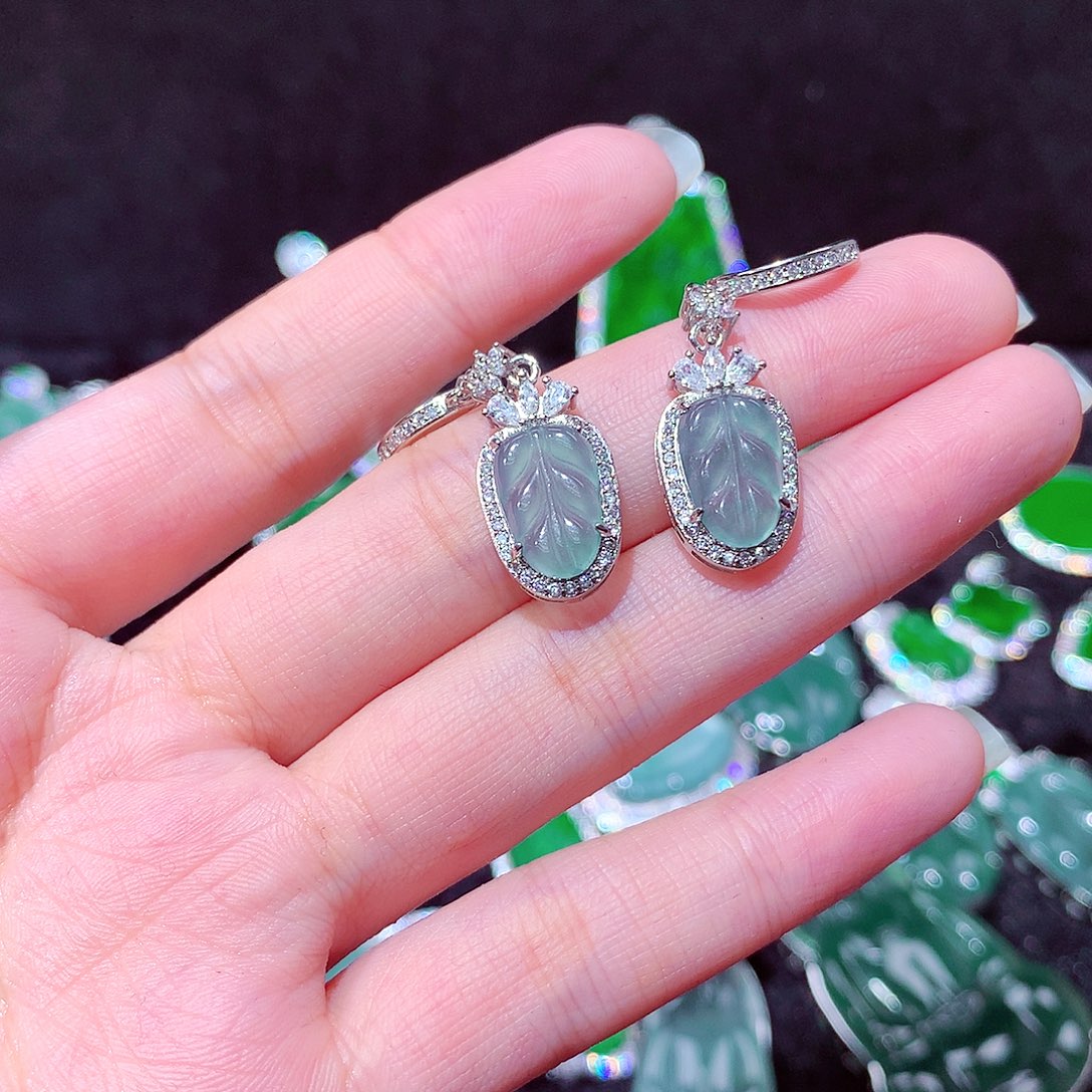 【闪购商品】翡翠吊坠(不含链)未镶嵌