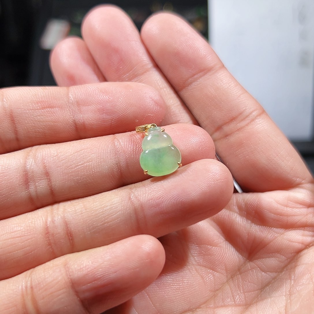 翡翠吊坠(不含链)18K金镶嵌吊坠