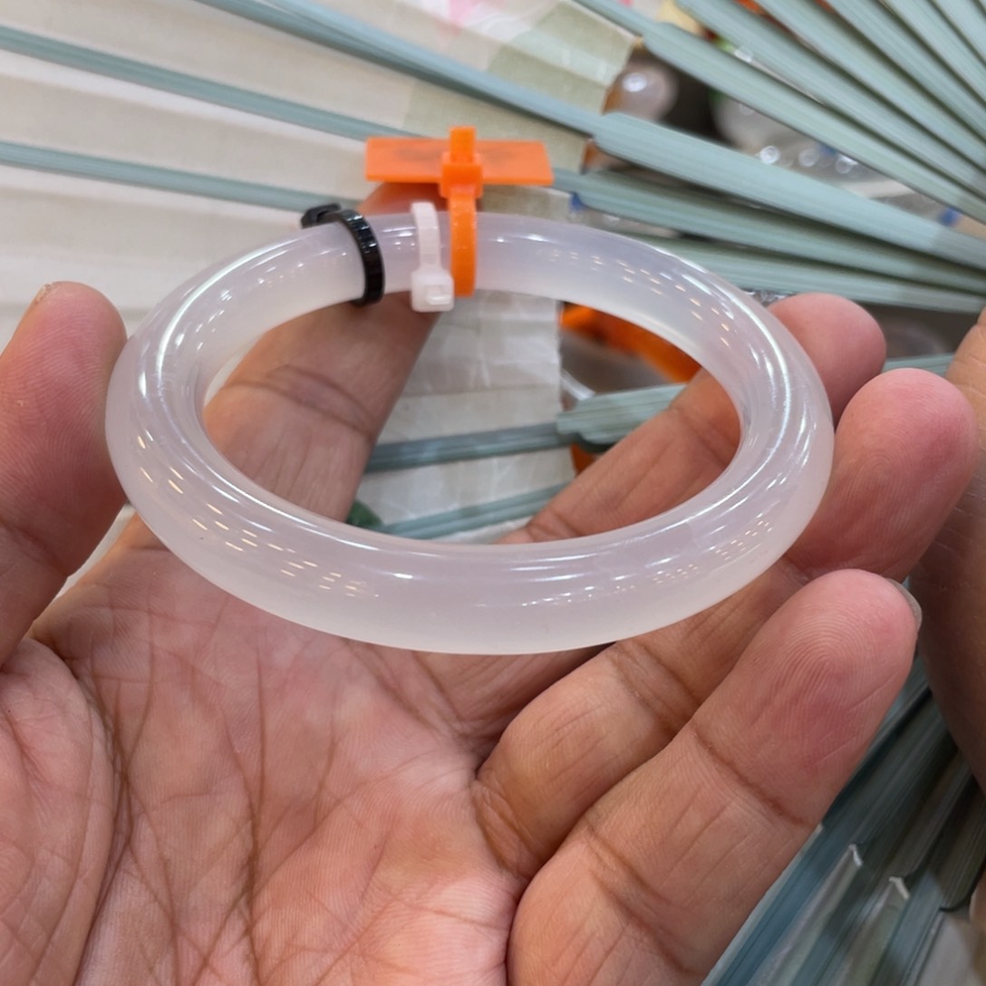 玛瑙/玉髓手镯未镶嵌诱*